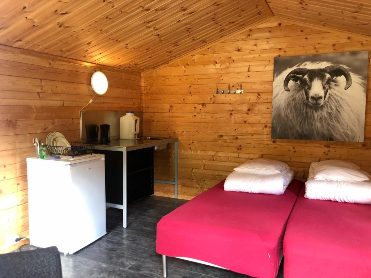 Dalen Gaard camping og hytter Geiranger Eksteriør billede