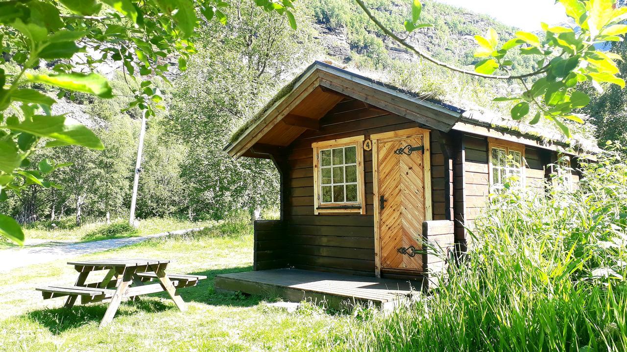 Dalen Gaard camping og hytter Geiranger Eksteriør billede
