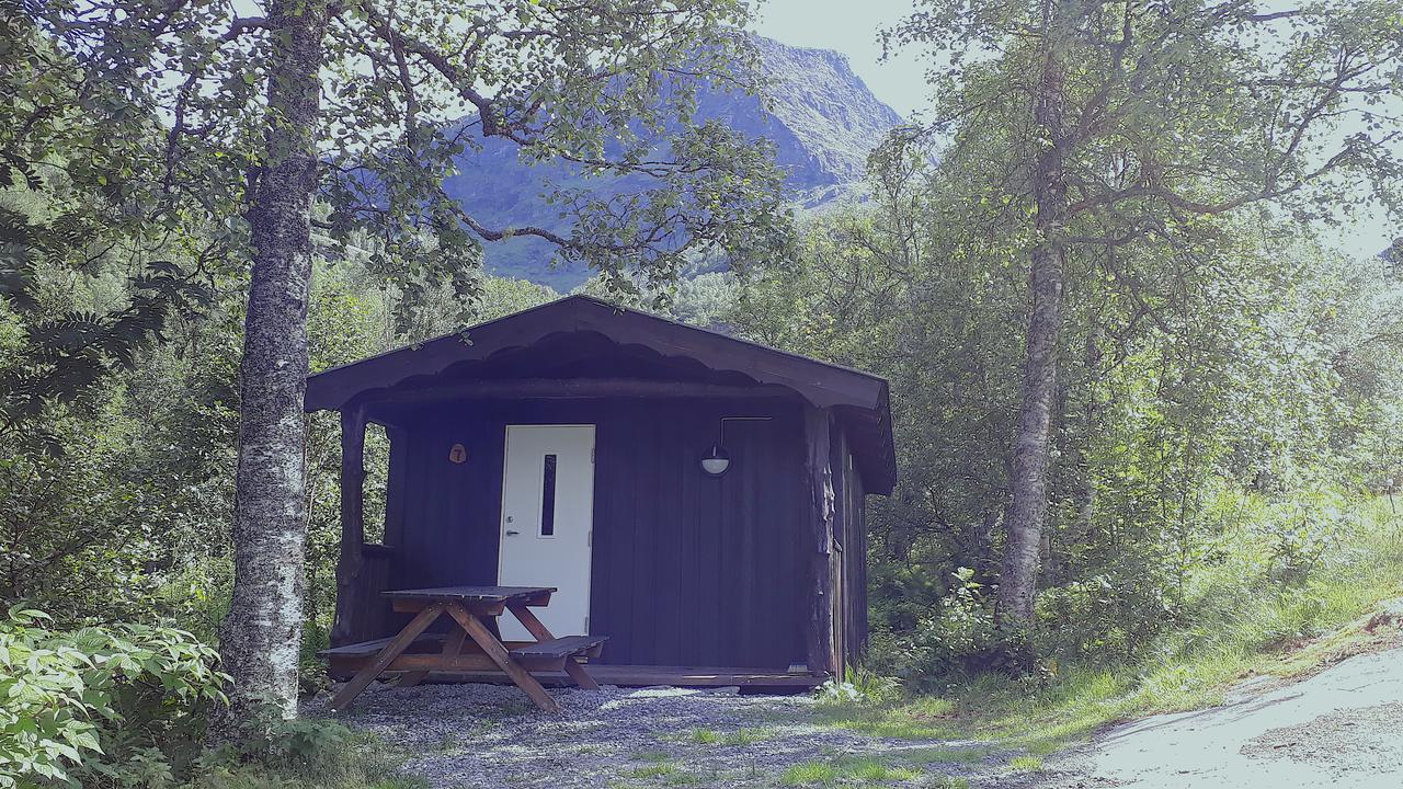 Dalen Gaard camping og hytter Geiranger Eksteriør billede